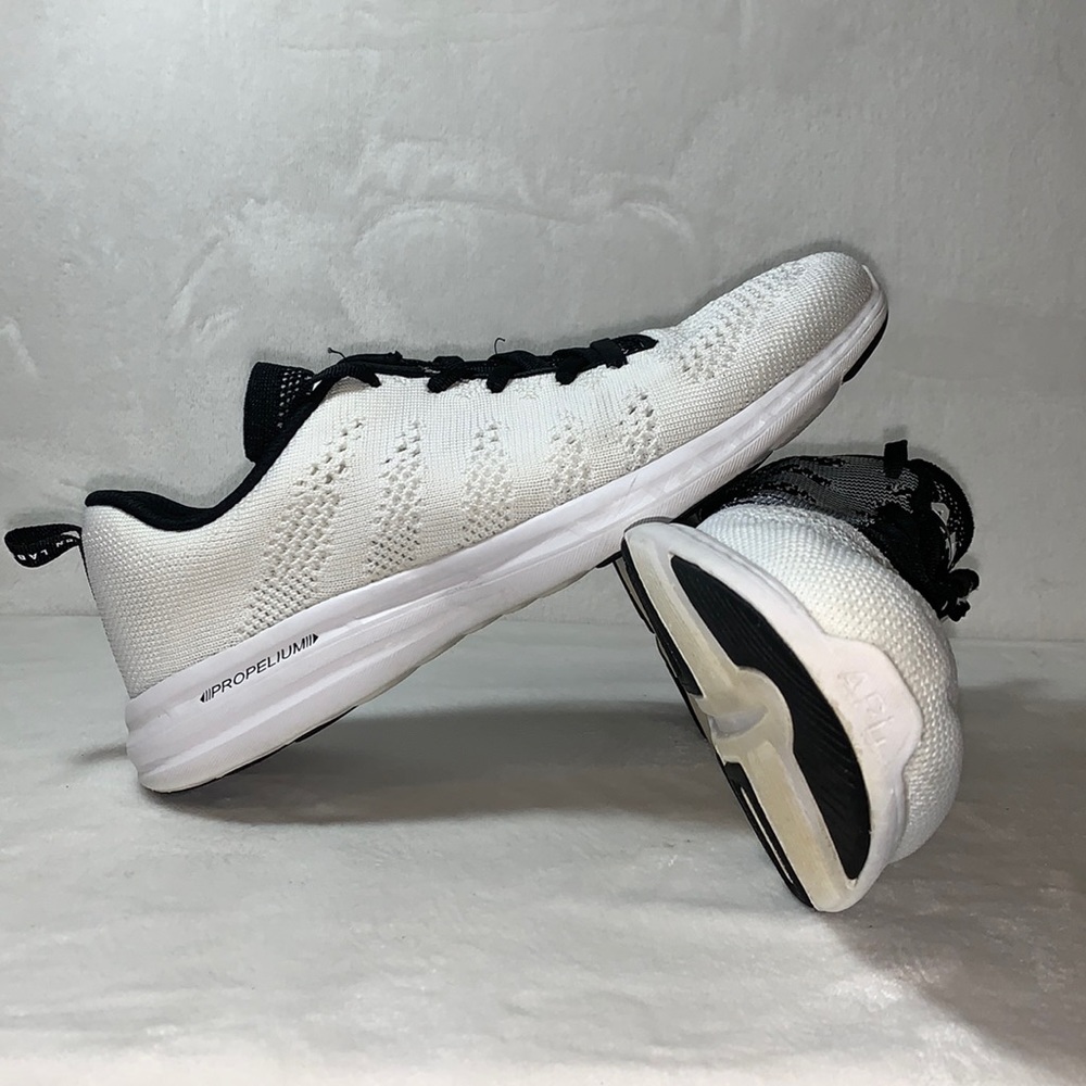 Apl Techloom Pro Women’s Size 9.5 - image 1